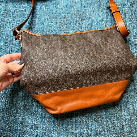 Michael Kors Bedford Monogram Messenger Crossbody Bag in Brown - Picture 5 of 12